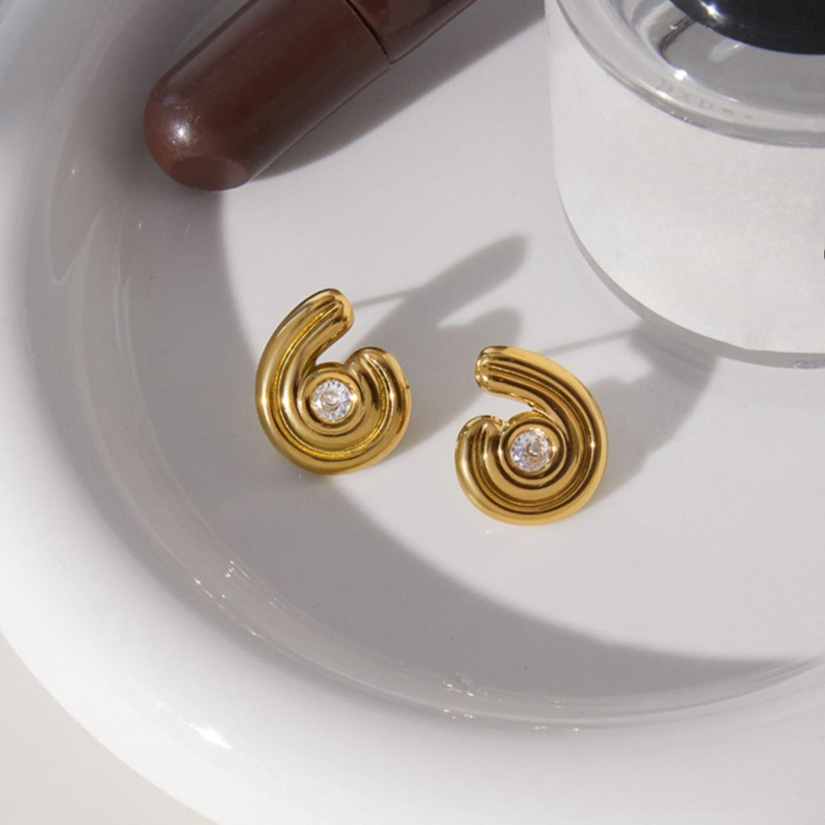 Twisted C-Hoop Zircon Earrings