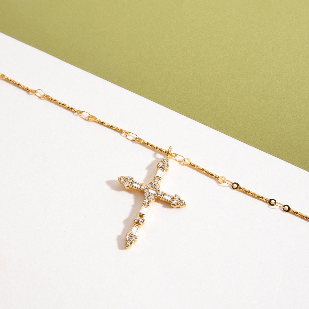 18K Gold Plated CZ Cross Necklace for Women – Elegant Sparkling Christian Pendant Jewelry Gift