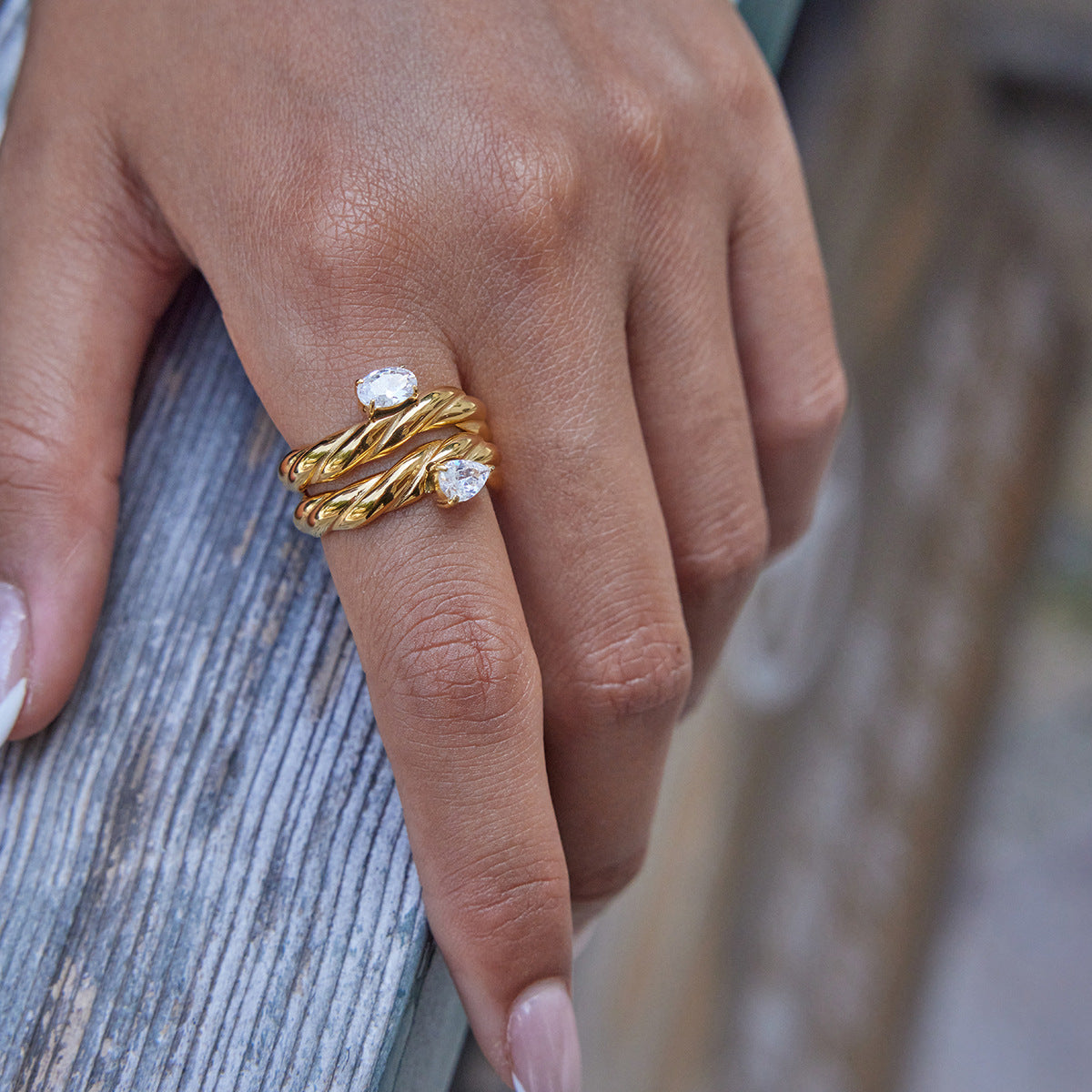 Wave Snake Ring – Pear-Shaped Center Stone, Diamond-Cut Accent Ring for Women