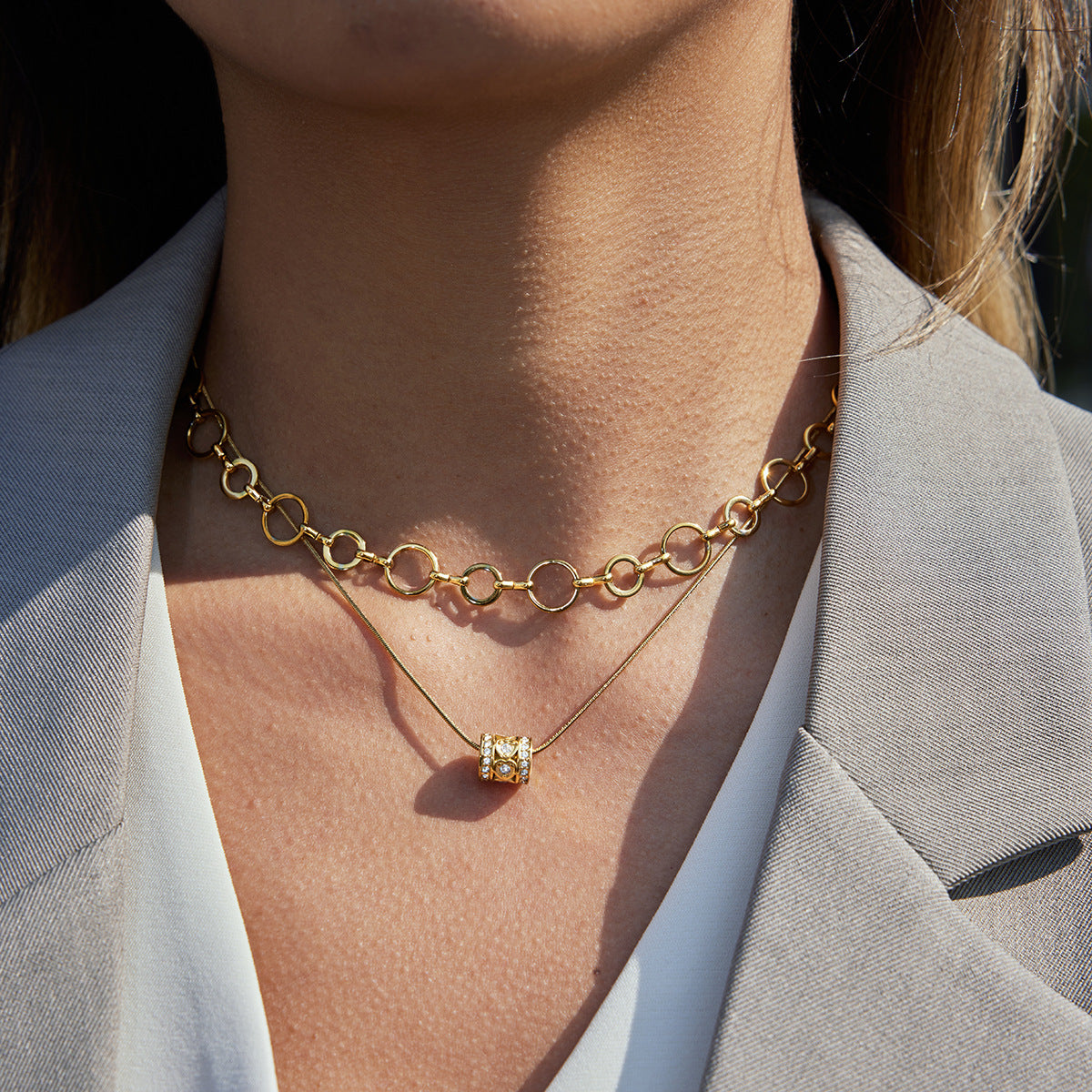 Rhinestone-Studded Titanium Steel Circle Necklace