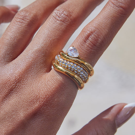 Wave Snake Ring – Pear-Shaped Center Stone, Diamond-Cut Accent Ring for Women