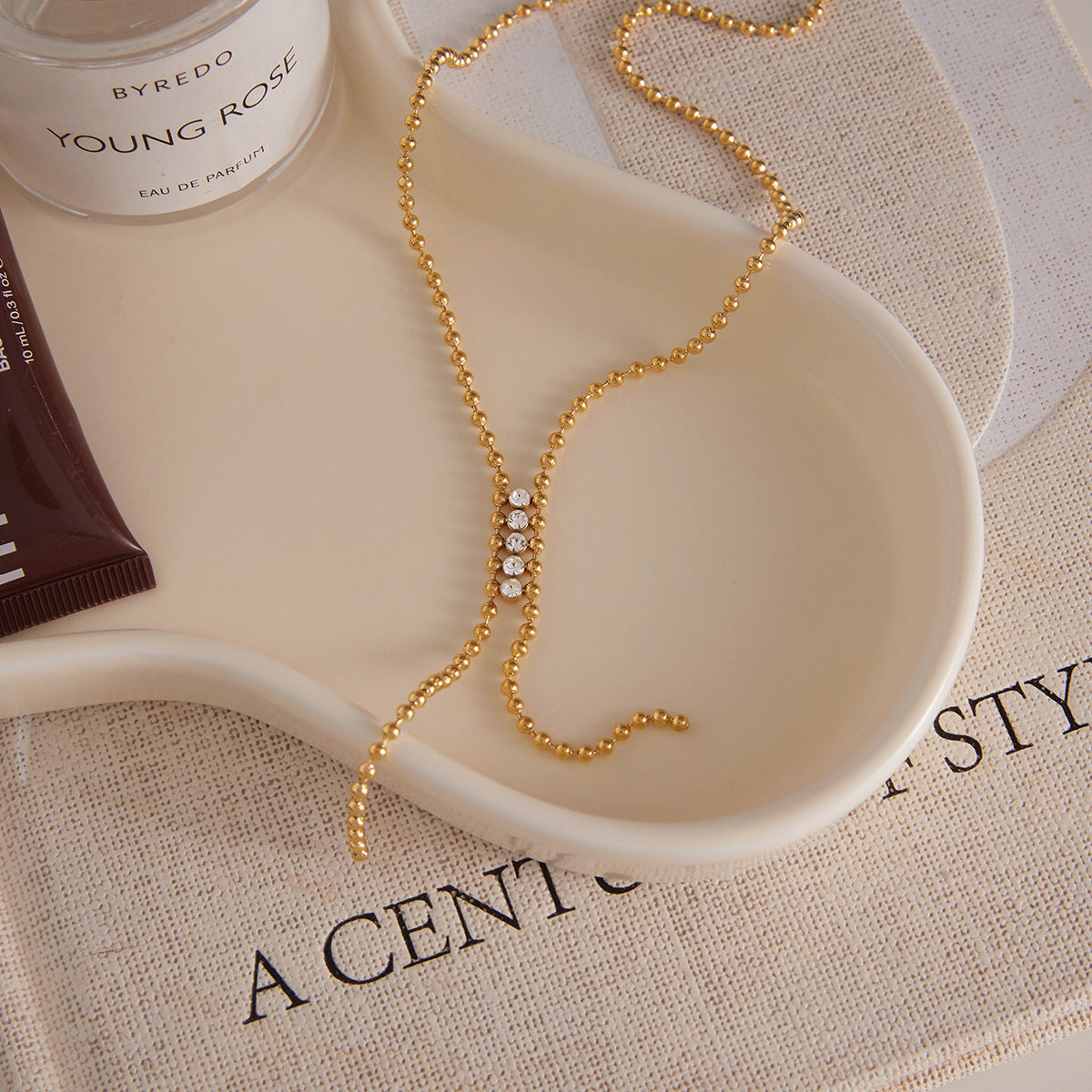 Gold - Plated Elegant Y - Necklace with Sparkling Stones