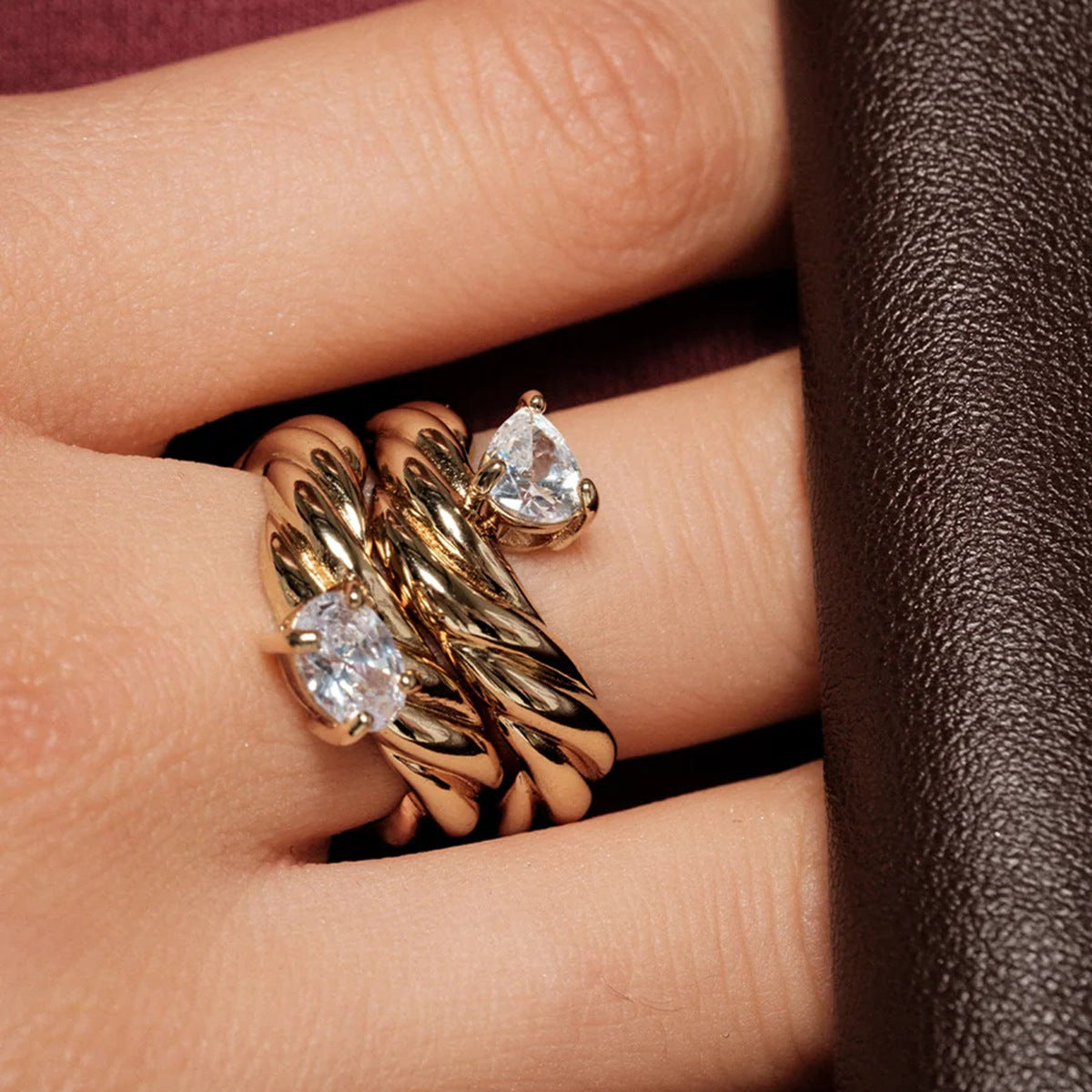 Wave Snake Ring – Pear-Shaped Center Stone, Diamond-Cut Accent Ring for Women