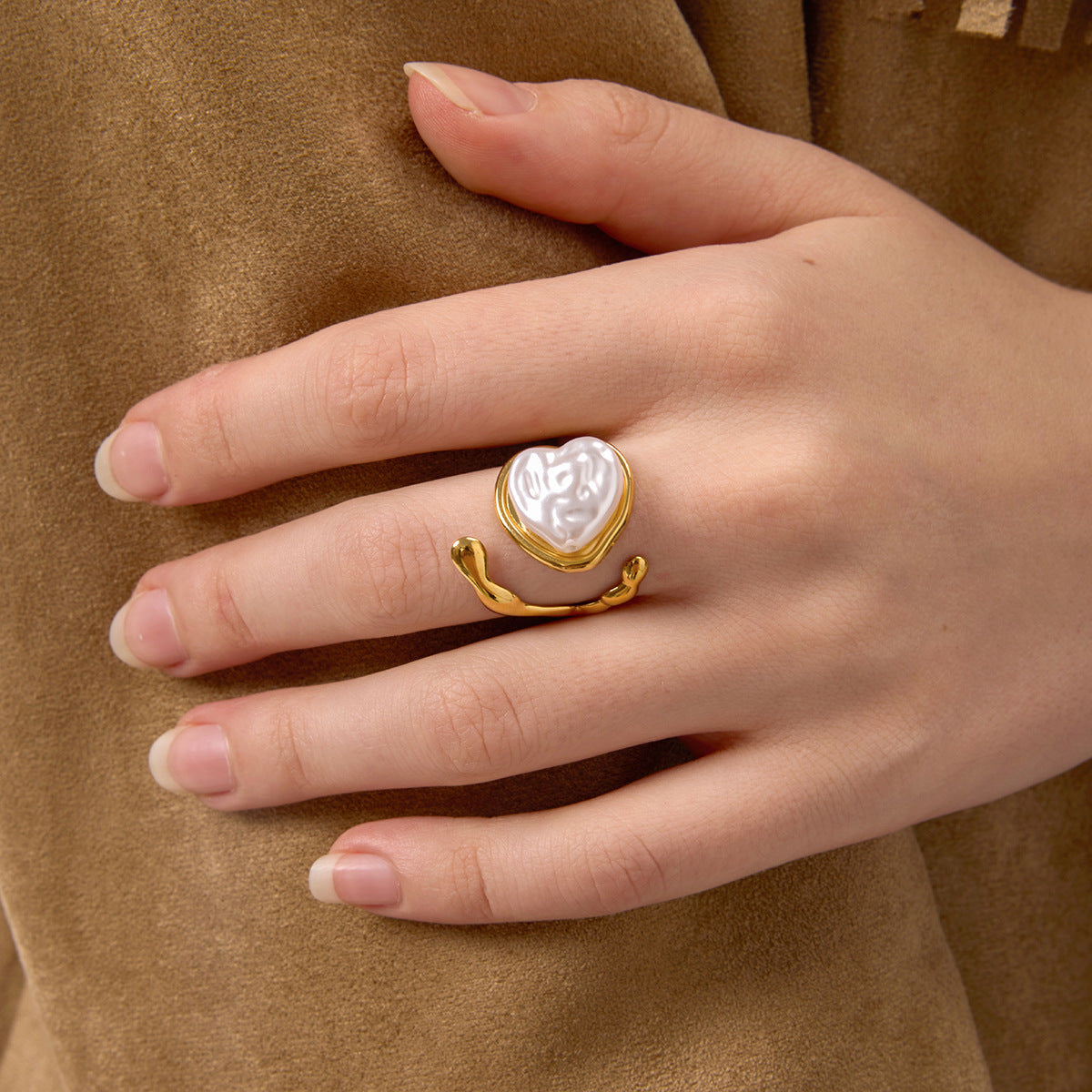 Heart Pearl Ring – Sculptural Liquid Metal Design