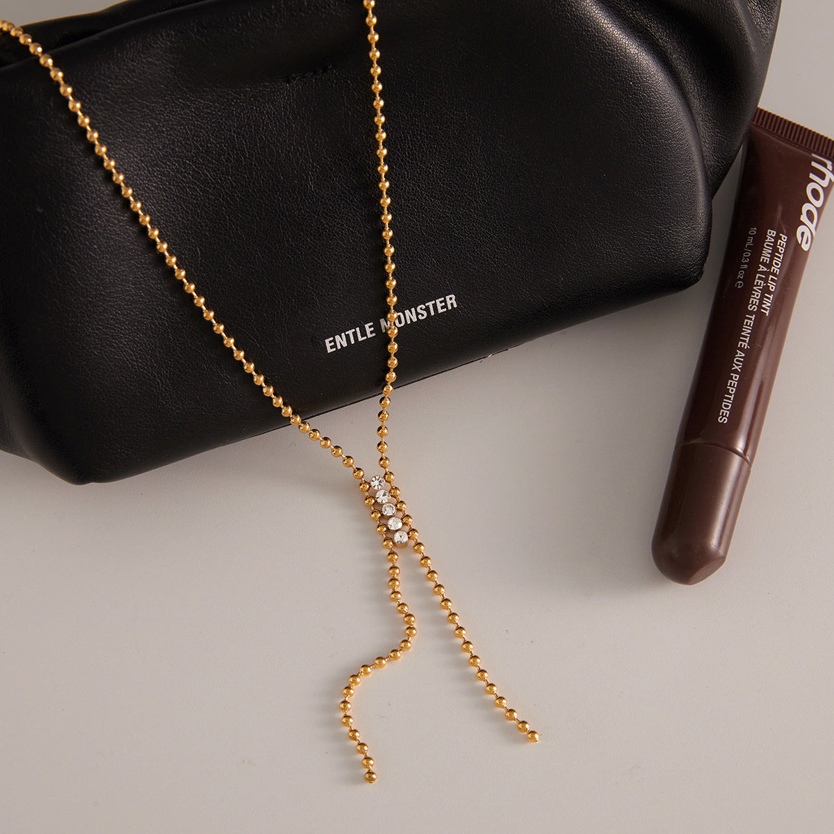 Gold - Plated Elegant Y - Necklace with Sparkling Stones