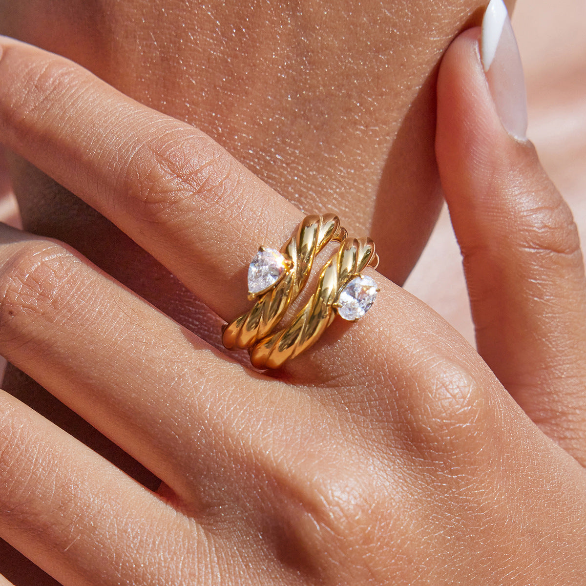 Wave Snake Ring – Pear-Shaped Center Stone, Diamond-Cut Accent Ring for Women