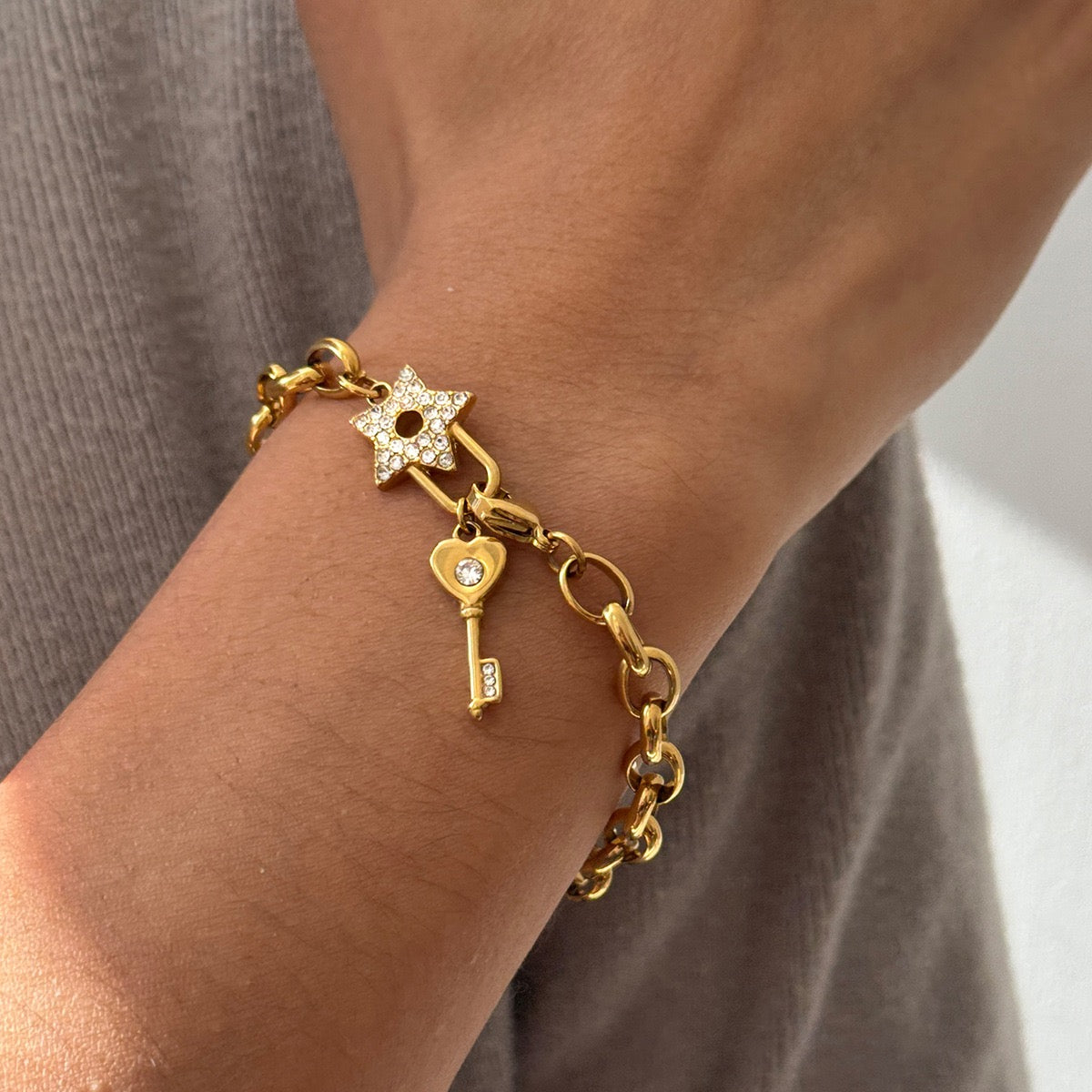 Dainty Gold Charm Bracelet for Women | Heart Key Star Layered Bracelet Gift for Her